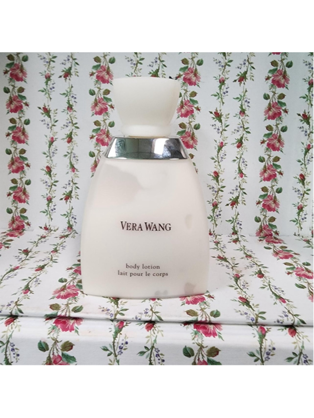 Vera Wang Body Lotion
White bottle with silver cap
#luxury #fragrance